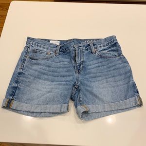 Gap 1969 sexy boyfriend shorts